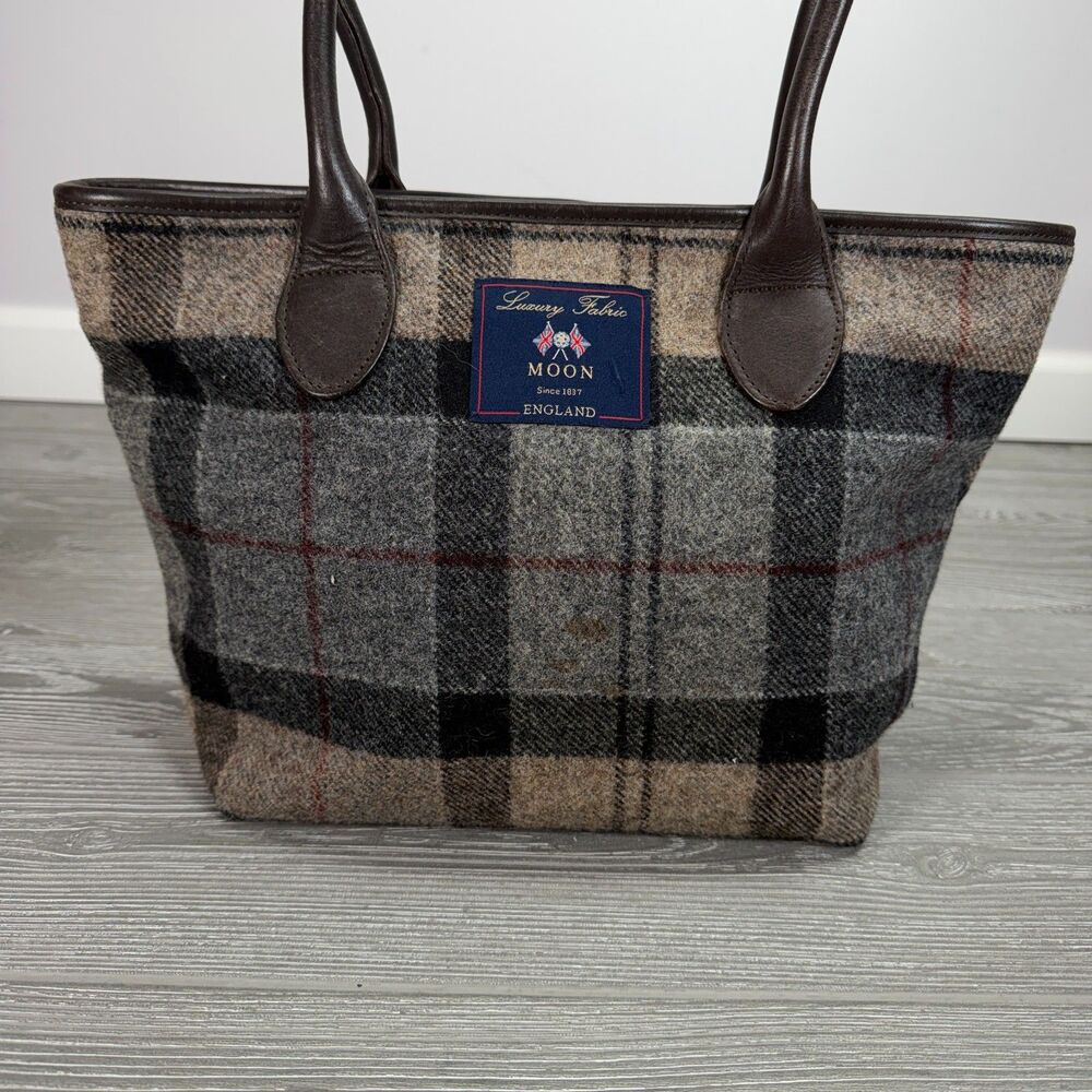 Barbour Winter Tartan Should Tote Zipper Bag Plaid 100% Wool with Cotton Lining - Picture 2 of 12